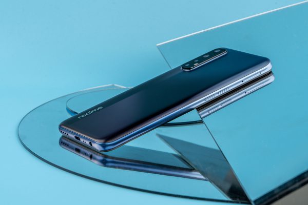 Ngắm hình ảnh mở hộp smartphone Realme 7