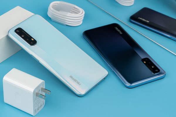 Ngắm hình ảnh mở hộp smartphone Realme 7