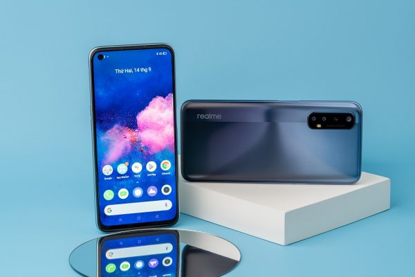Ngắm hình ảnh mở hộp smartphone Realme 7