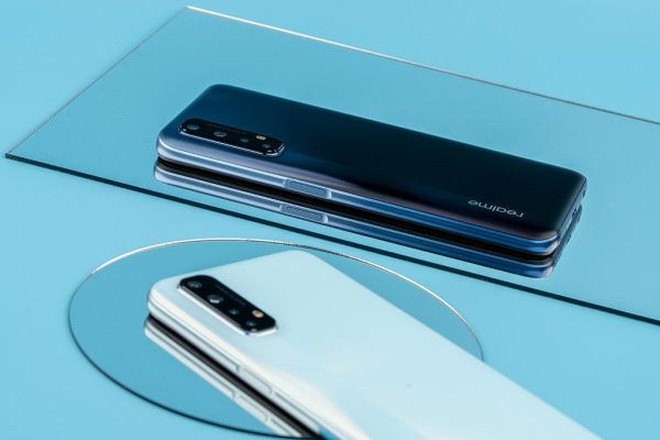 Ngắm hình ảnh mở hộp smartphone Realme 7