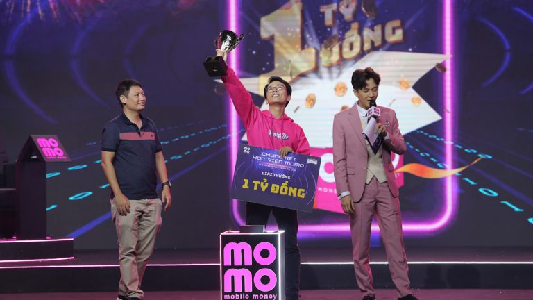 Chàng trai 9X “làm game tự thân” chiến thắng thuyết phục tại Học viện MoMo