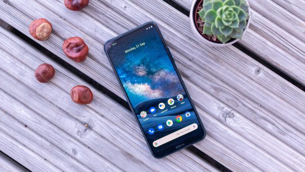 Chọn điện thoại 5G chính hãng mới: Nokia 8.3 hay Xiaomi Mi 10T Pro?