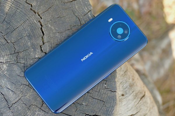 Chọn điện thoại 5G chính hãng mới: Nokia 8.3 hay Xiaomi Mi 10T Pro?