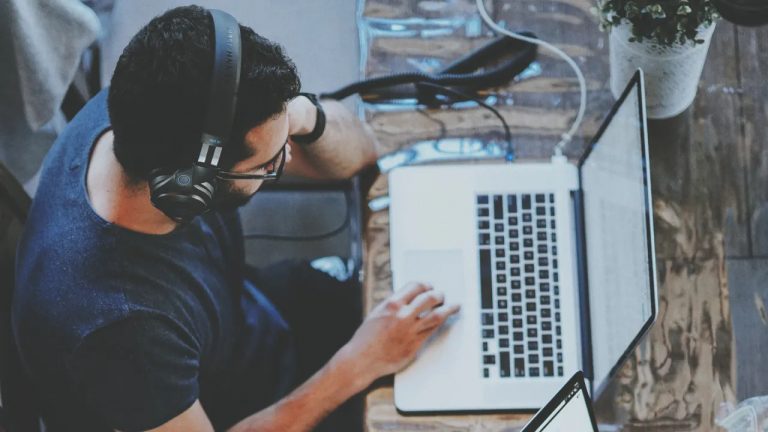 Tuniac Media Player: Trình phát nhạc online miễn phí trên Windows