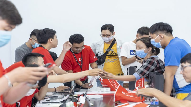 Hệ thống bán lẻ điện thoại tăng cường khuyến mại, bán xuyên Tết Nguyên Đán