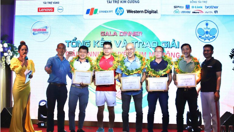 Cộng đồng CNTT quyên góp được 152 triệu đồng qua giải tennis “Doanh nhân vì Cộng đồng”