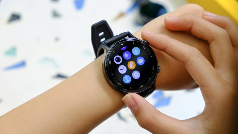 Mở hộp đồng hồ Realme Watch S thiết kế sành điệu, đo nhịp tim, nồng độ oxy trong máu, giá “flash sale” 12/12 giảm 600,000 đồng