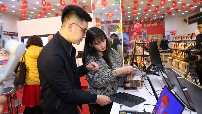 FPT Shop mở bán Microsoft Surface Pro 7 với ưu đãi độc quyền “1 đổi 1 máy mới trong 1 năm”