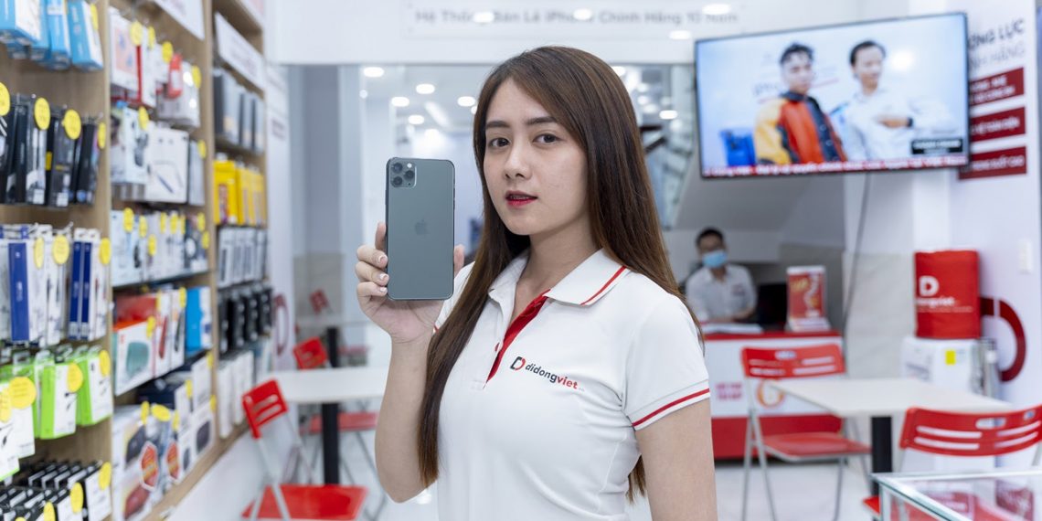 iPhone 12 VN/A giảm đến 6 triệu, Galaxy S21 Plus giá chỉ 18,99 triệu, pin sạc dự phòng chỉ 99 ngàn dịp khai trương Di Động Việt 