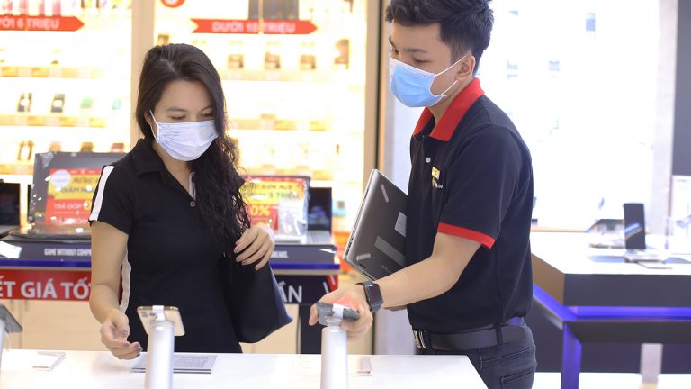 FPT Shop mạnh tay giảm giá laptop mùa Covid-19