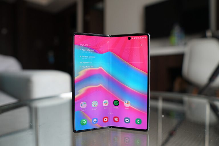 Samsung cho bạn 100 ngày dùng thử một chiếc Galaxy “màn hình gập”