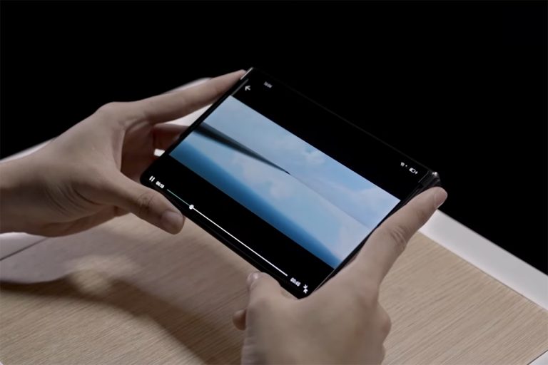 Công nghệ Sạc không dây của OPPO cho phép sạc không tiếp xúc