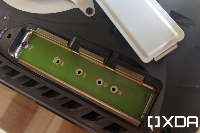 Sony sẽ mở khóa khe SSD trên PlayStation 5 vào mùa hè này