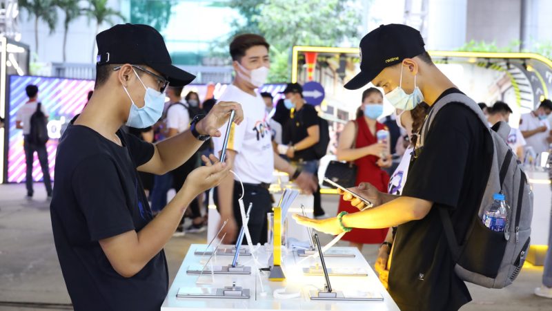 realme công bố giá bán chính thức realme 8 series, tổ chức không gian trải nghiệm hoành tráng cho giới trẻ