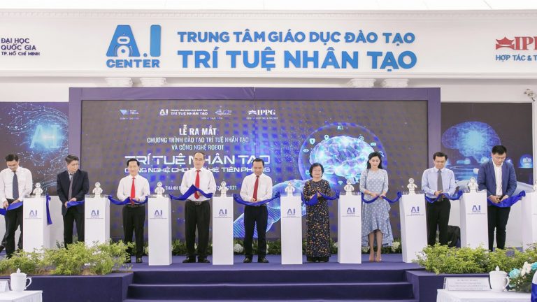 Khai trương Trung tâm giáo dục đào tạo Trí tuệ nhân tạo và ra mắt Chương trình đào tạo trí tuệ nhân tạo và công nghệ robot