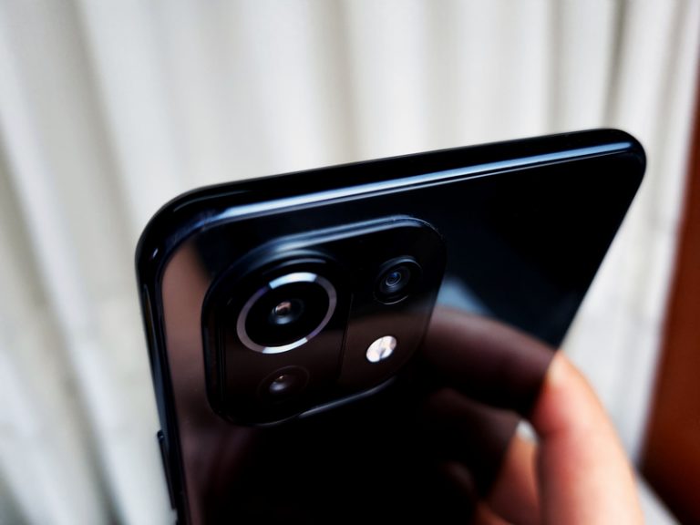 Trên tay Xiaomi Mi 11 Lite
