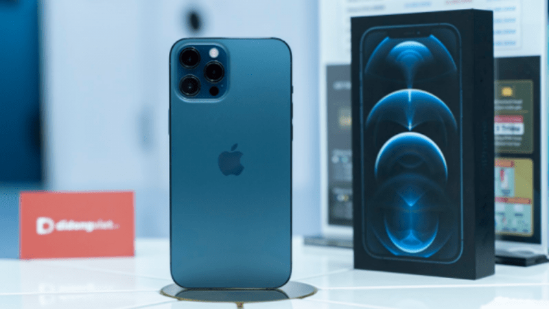 iPhone 12 Pro 128GB giảm đến 4,6 triệu đồng