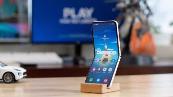 Đặt trước Galaxy Z Fold3 | Flip3 5G tại FPT Shop được nhận quà tặng gì?