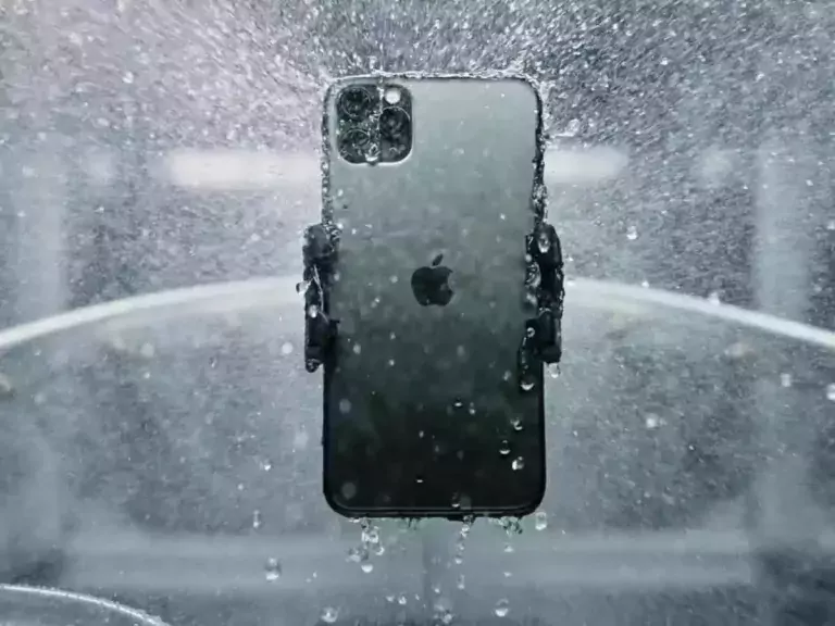 Cách lấy nước ra khỏi loa iPhone