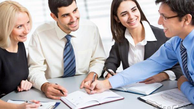 Bạn nên ứng xử ra sao khi bắt đầu công việc mới?