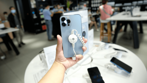 FPT Shop về thêm 10.000 iPhone 13 series chính hãng