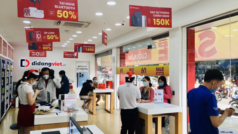 Nhiều điện thoại, tablet, phụ kiện công nghệ giảm 54% đón Giáng sinh