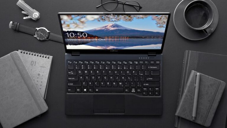 Fujitsu nâng cấp laptop siêu mỏng nhẹ UH-x