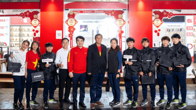 Di Động Việt tặng quà thiết thực đến tuyển nữ Việt Nam