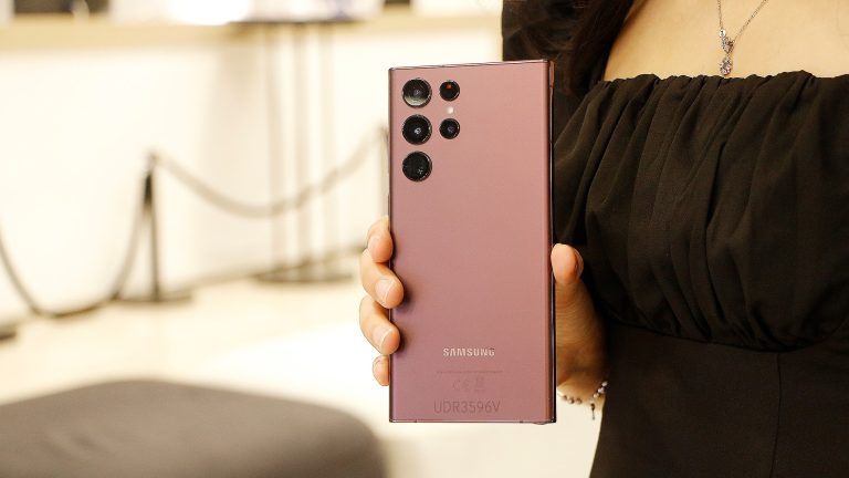 FPT Shop tặng ưu đãi 8 triệu đồng cho khách đặt trước Galaxy S22 Series