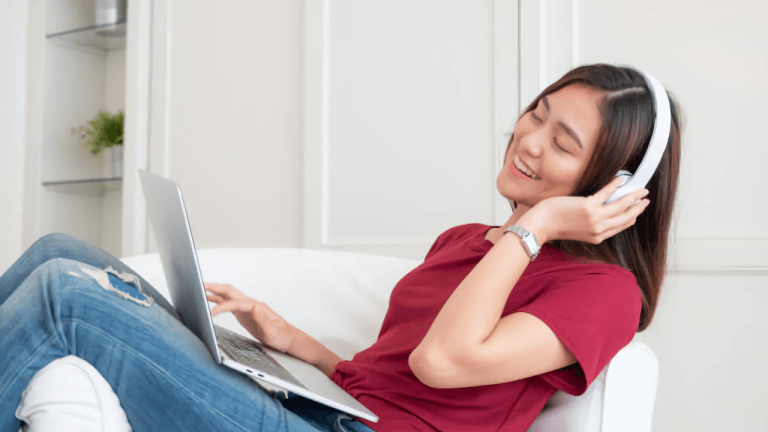 Hyperchroma: Phần mềm nghe nhạc tinh tế cho PC