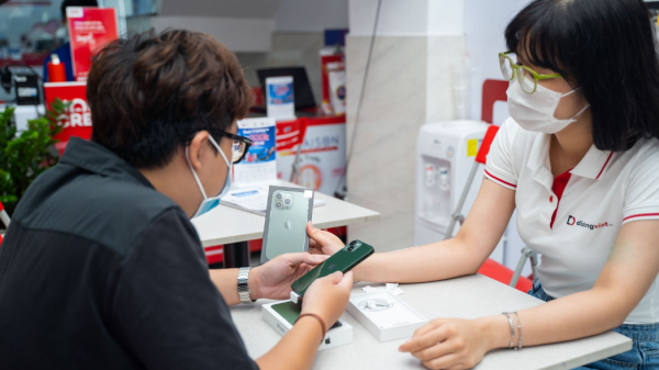 Hàng loạt iPhone giá giảm mạnh
