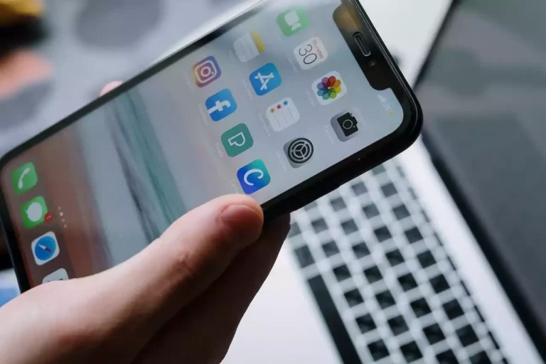Cách gửi link Facebook cho bạn bè
