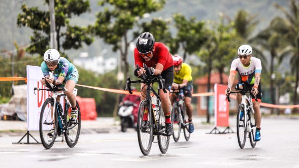 Gần 1500 vận động viên tham gia thi đấu tại VNG IRONMAN 70.3 Việt Nam