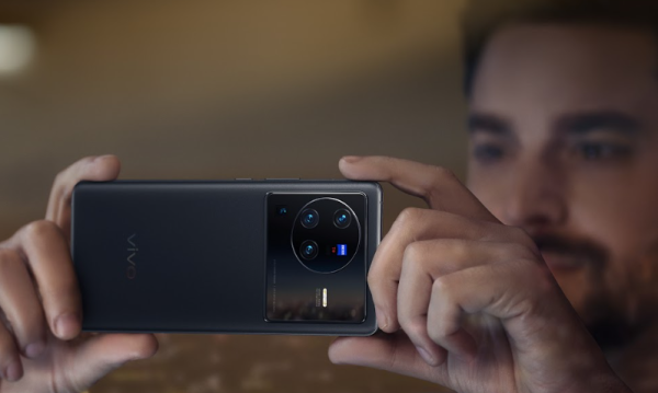 vivo Việt Nam ra mắt flagship X80 series hợp tác chiến lược với ZEISS