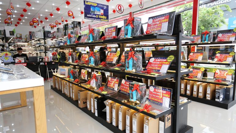 FPT Shop ưu đãi 30%, bảo hành đến ba năm cho tân sinh viên khi mua laptop, máy tính bảng