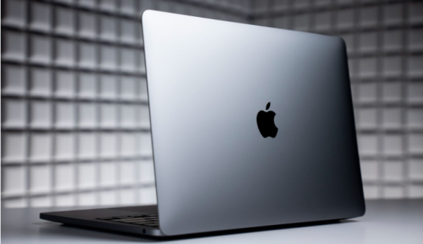 Đại lý bán lẻ bắt đầu trả hàng MacBook Pro M2