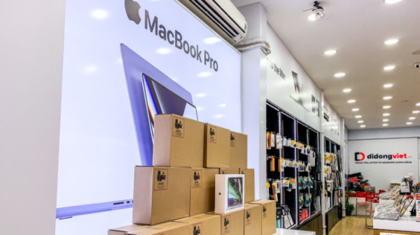 Đại lý bán lẻ bắt đầu trả hàng MacBook Pro M2