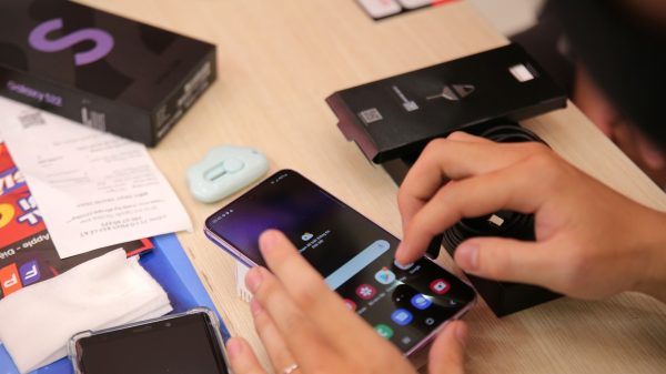 FPT Shop ‘mạnh tay’ giảm 50% cho Galaxy S22 Bora Purple độc quyền