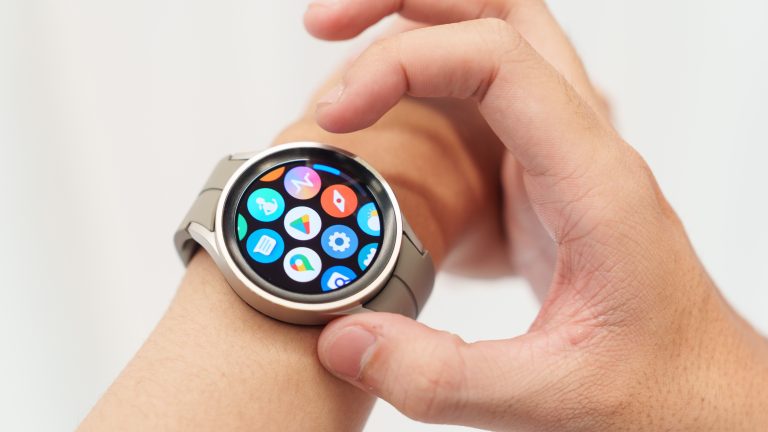 Galaxy Watch5 và Galaxy Watch5 Pro ra mắt, giá từ 6.49 triệu đồng