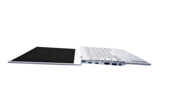 Fujitsu ra mắt thành viên mới của dòng notebook siêu nhẹ UH-X Series