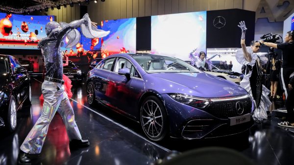 EQS chính thức được Mercedes-Benz ra mắt tại Việt Nam