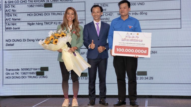 Di Động Việt tổ chức sự kiện “Vẽ tiếp ước mơ, mở ra tương lai”, mở bán iPhone 14, giúp đỡ bệnh nhi nghèo