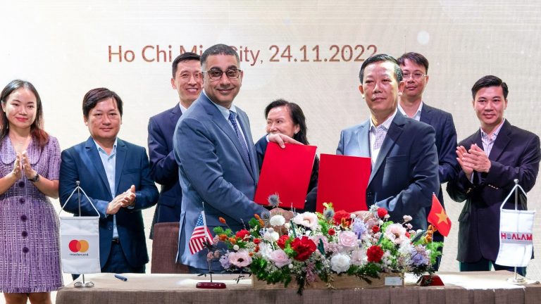 Tập đoàn Hoa Lâm ký hợp tác chiến lược cùng Mastercard