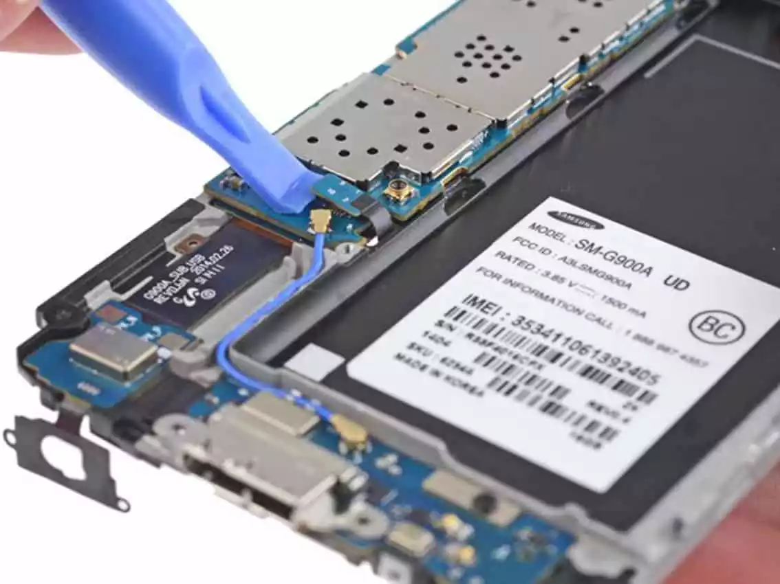 Cách sửa lỗi điện thoại Samsung sạc không vào pin