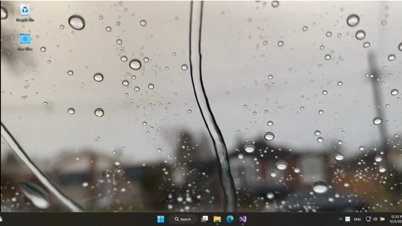 Ngắm mưa rơi trên màn hình desktop Windows