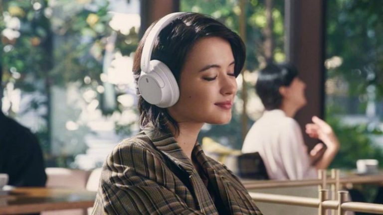 Tai nghe over-ear Sony WH-CH720N giá 3,5 triệu đồng có gì mới?