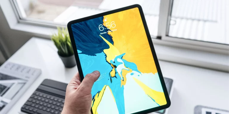 Chip M3 của Apple mang đến sự gia tăng lớn về hiệu suất và hiệu suất năng lượng cho MacBook Air và OLED iPad Pro mới