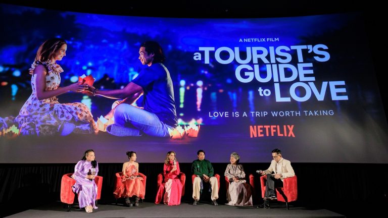 A TOURIST’S GUIDE TO LOVE đã phát hành toàn cầu, độc quyền trên Netflix