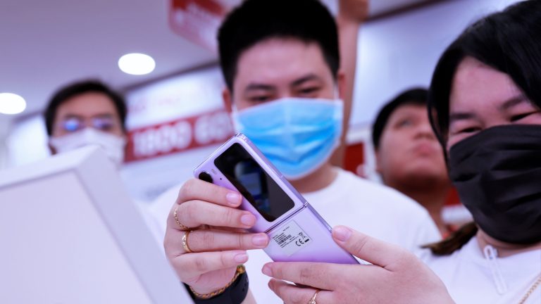 Di Động Việt mở bán sớm OPPO Find N2 Flip kèm ưu đãi 6,5 triệu đồng