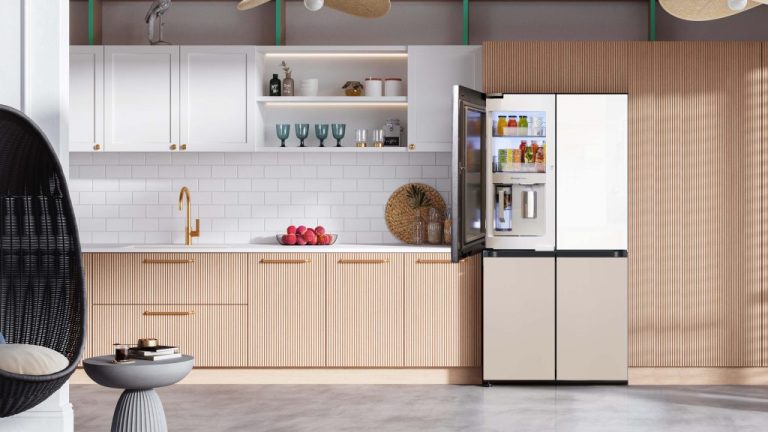 Ra mắt tủ lạnh Bespoke Multidoor mới với quầy Minibar sành điệu, giá 49.9 triệu đồng